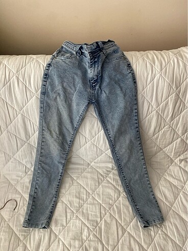 iyi durumda kot pantolon