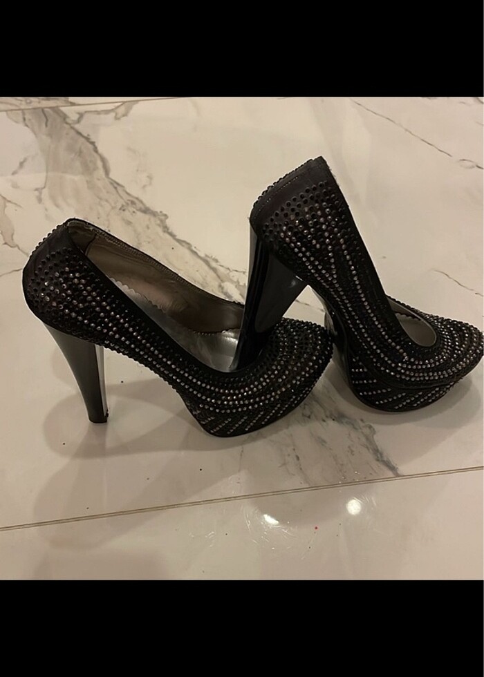 Siyah taşlı 36 no yeni ayakkabı - Görsel 2