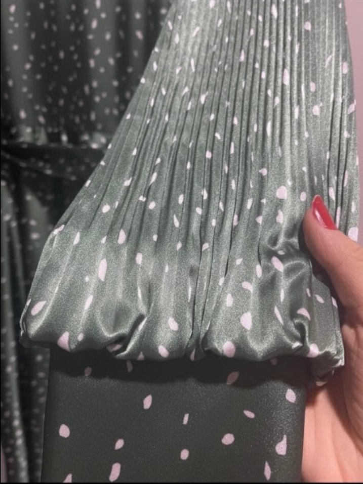 Yeşil Pileli Uzun Elbise V Yaka - Görsel 4