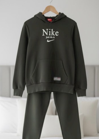 Nike Siyah Kapüşonlu Sweatshirt ve Eşofman Altı - Görsel 2