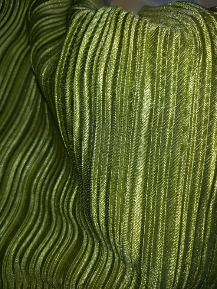 Kadın Pilili Keten Bluz - Kayık Yaka, Kolsuz - Görsel 3