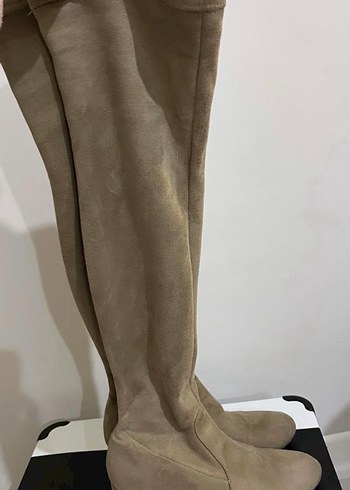 Bej Süet Diz Üstü Kemerli Topuklu Çizme - Görsel 2