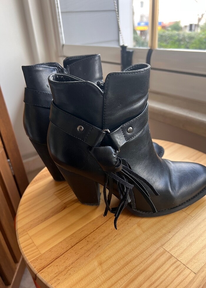 İnci 36 siyah bot - Görsel 1