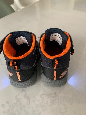 22 Beden Skechers 22 numara , temiz. bebek bot