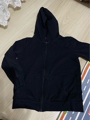 Lcw 8-9 yaş kapüşonlu sweat