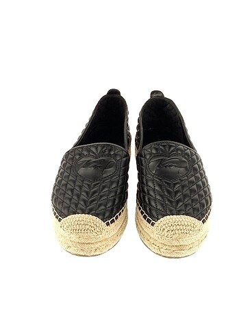 38,5 Beden Karl Lagerfeld Espadril %70 İndirimli.