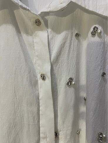 44 Beden Taşlı Beyaz Gömlek