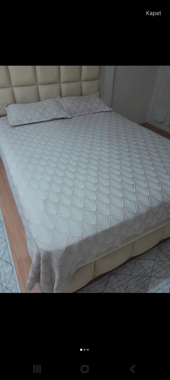 Ten rengi Beyaz Kapitone Yatak Örtüsü - Görsel 2