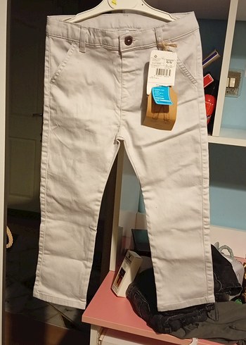 Düğmeli Beyaz Erkek Çocuk Pantolonu - Görsel 2