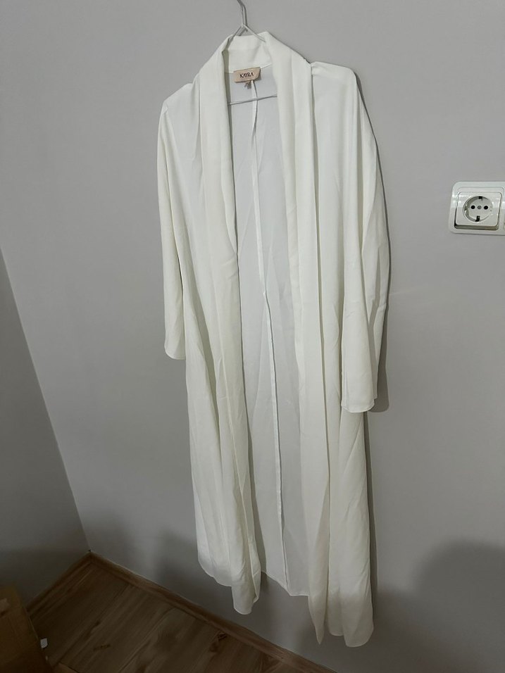 Beyaz Uzun Kollu Kadın Kap Dışlık - Görsel 2
