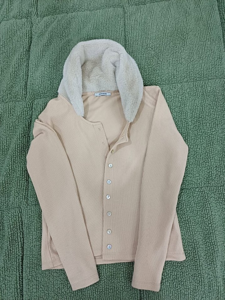 Bej Düğmeli Kadın Hırka Sıcak Kumaş - Görsel 2