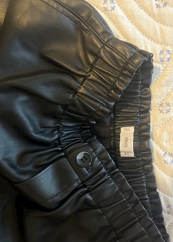 Düğmeli Siyah Deri Mini Şort - Görsel 3