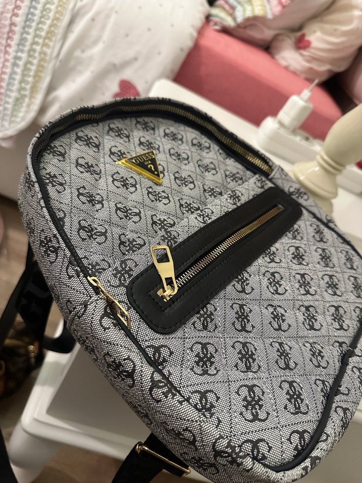 Guess Gri Desenli Kadın Sırt Çantası - Görsel 3