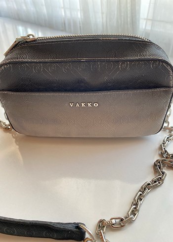 Gri Yılan Desenli Zincir Detaylı Deri Çanta - Görsel 4