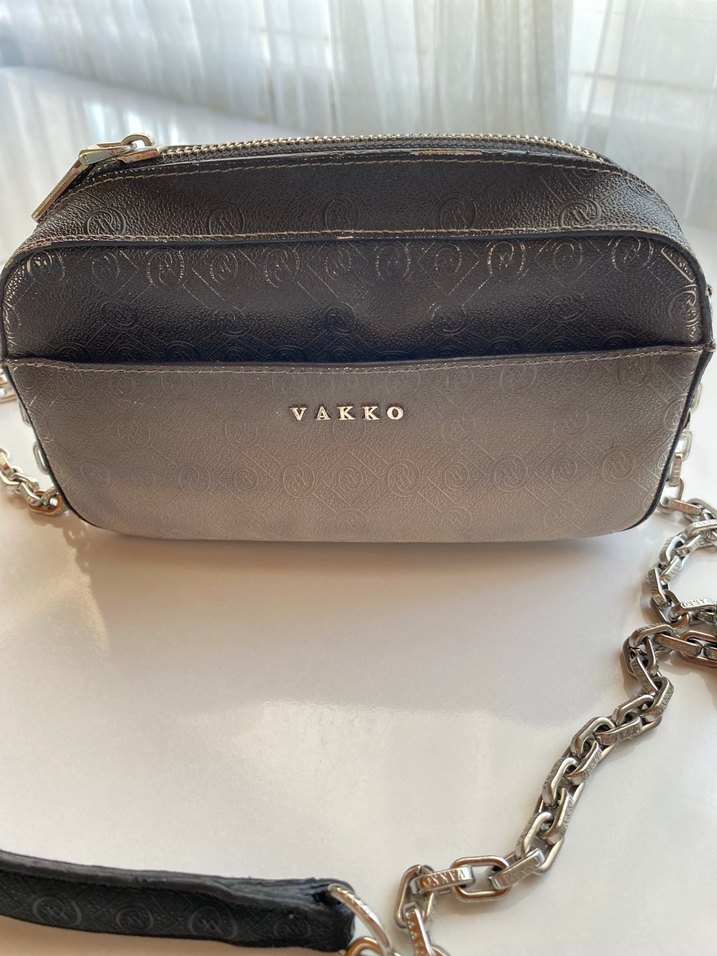 Gri Yılan Desenli Zincir Detaylı Deri Çanta - Görsel 4