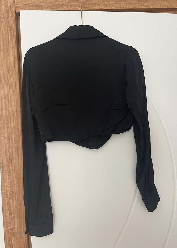 Siyah saten crop gömlek - Görsel 2