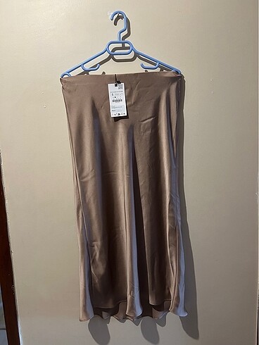 Zara saten midi boy etek vizon rengi