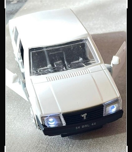 Biblo EfSANELER ÖLMEZ 1/32 beyaz şahın