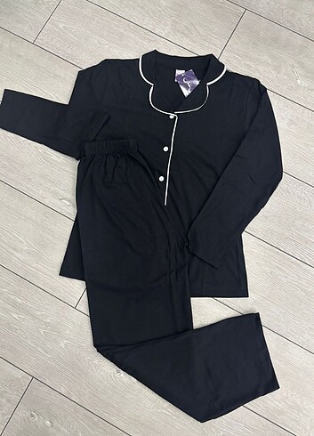 Diğer Uzun kollu düğmeli şık pijama 