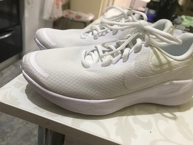 37,5 Beden Nike sıfır ayakkabı