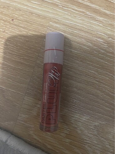 Pastel gloss 205 numarası