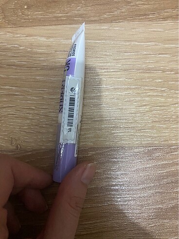  Beden Maybelline superlock