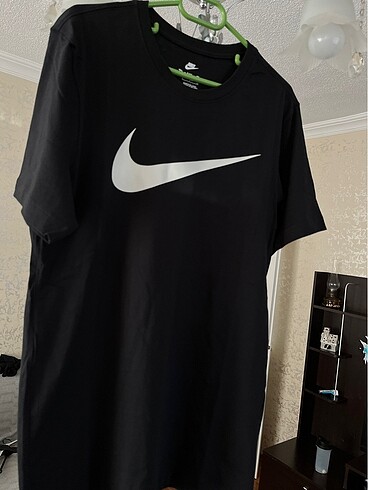 Nike Sportswear Erkek Tişört