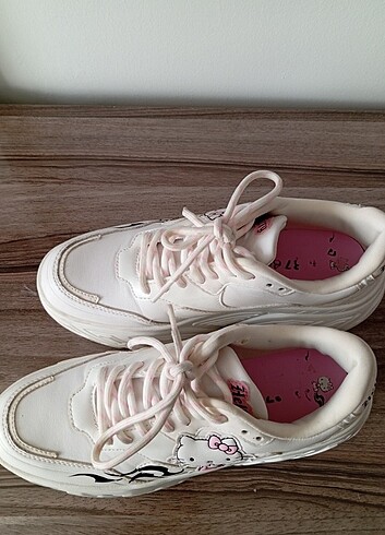 37 Beden Bershka Hello Kitty