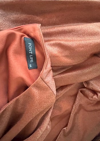 Bej Parlak Uzun Kadın Elbise - Görsel 3