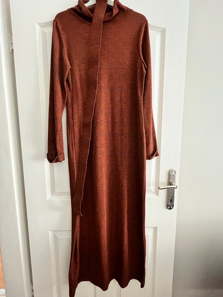 Kahverengi Ekose Desenli Parlak Perde - Görsel 2