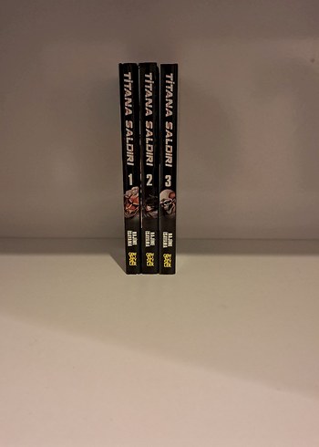 Titana Saldırı 1-3 Ciltler - Çizgi Roman Seti
