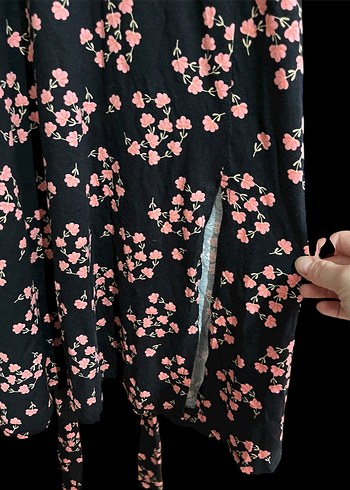 Uzun Kollu Siyah Çiçekli Salaş Elbise - Görsel 2