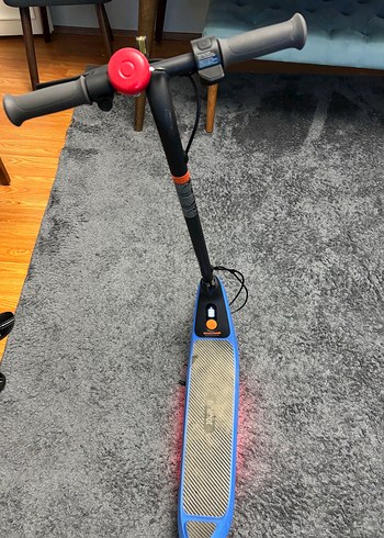 Koyu Mavi Çocuk Scooter'ı elektrikli ışıklı - Görsel 2