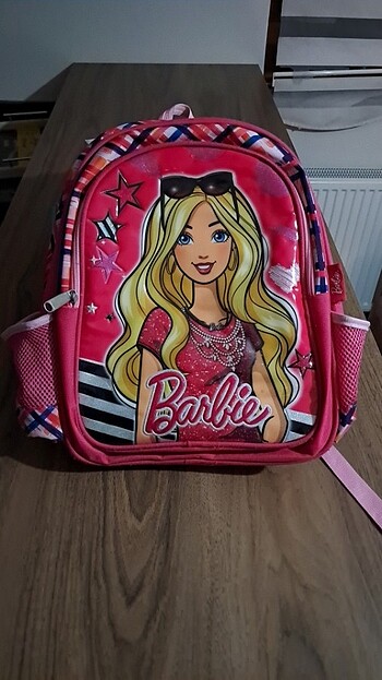 Barbie okul çantası 