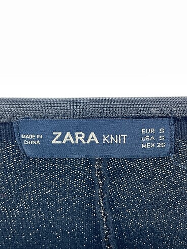 s Beden siyah Renk Zara Düz Kesim %70 İndirimli.