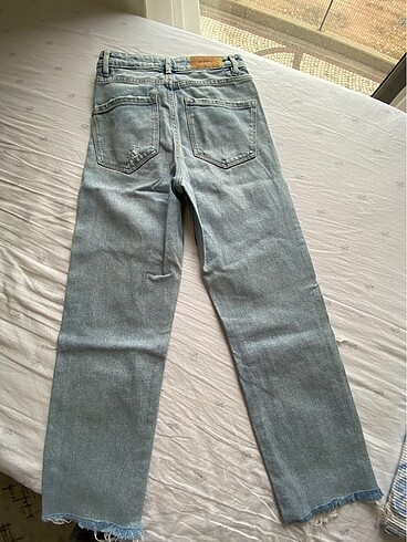32 Beden mavi Renk Stradivarius jean