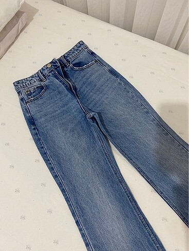 34 Beden mavi Renk Stradivarius Jean