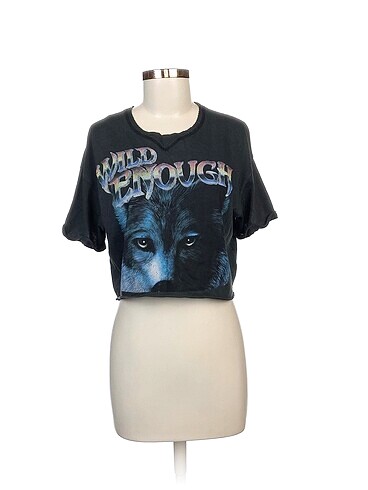 Bershka T-shirt %70 İndirimli.