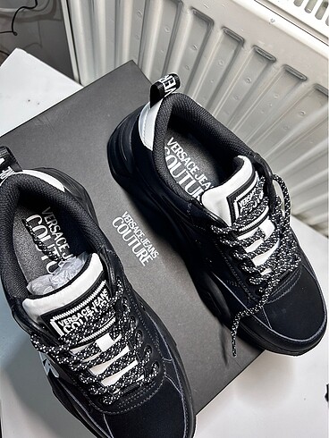 41 Beden siyah Renk Sıfır Orijinal Versace Sneaker