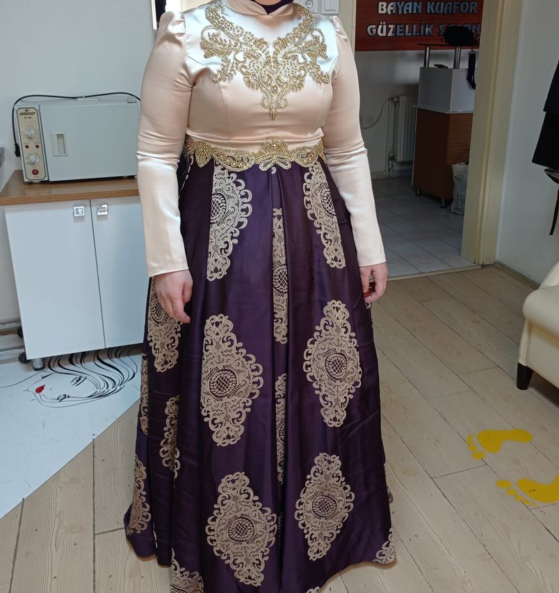 Uzun Kollu Mor İşlemeli Kadın Elbise - Görsel 5