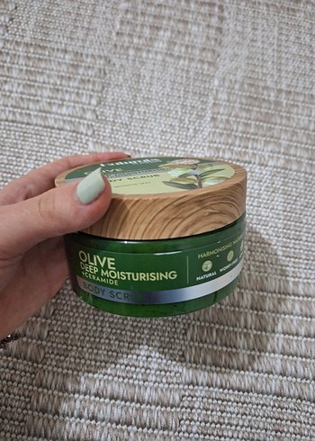 Naturals Zeytin Özlü Derin Nemlendirici Vücut Peelingi - Görsel 2