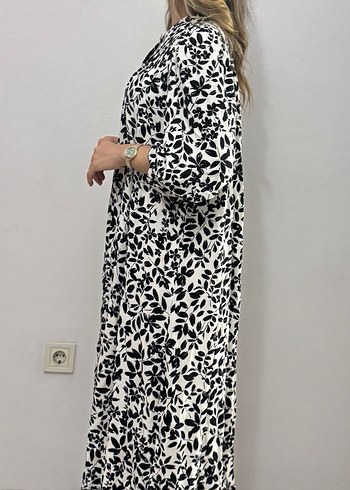 Çiçek Desenli Beyaz Mini Elbise - Görsel 3