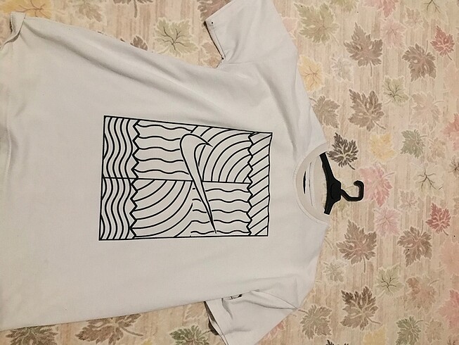 Nike logolu beyaz tshirt