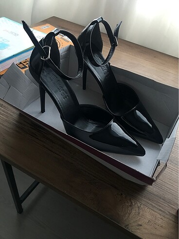 Siyah stiletto