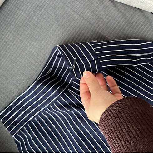 Kayra bol paça çizgili lacivert kumaş pantolon - Görsel 5