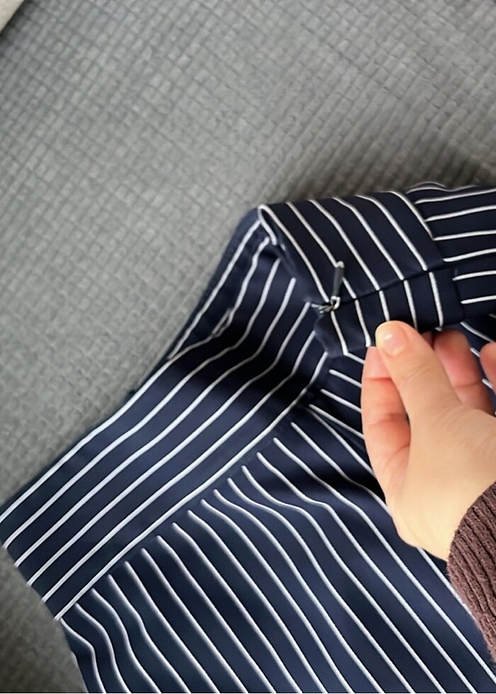 Kayra bol paça çizgili lacivert kumaş pantolon - Görsel 5