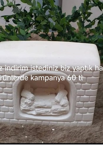 Beyaz Ev Figürü ve Çam Ağacı - Görsel 2