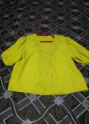 Diğer Canli Limon Yesili V Yaka Dantel Detayli Bluz