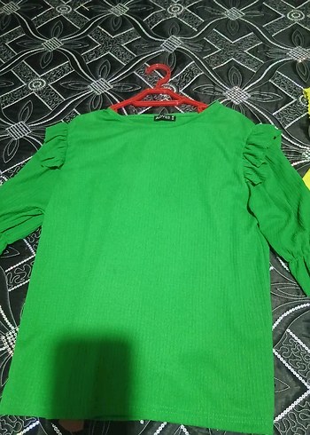 Diğer Canli Yesil Volanli Uzun Kollu Bluz