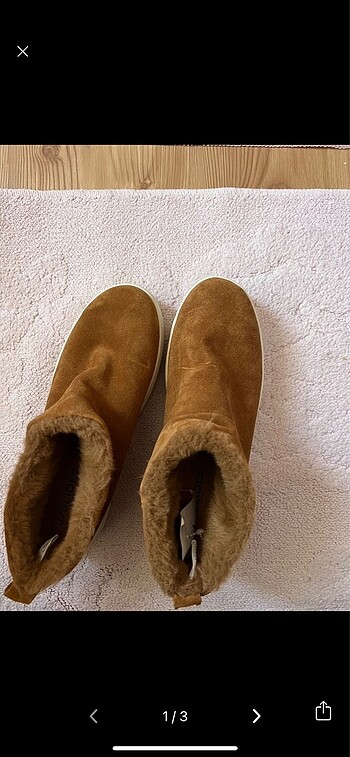 İçi Ugg gibi kuzu yünü